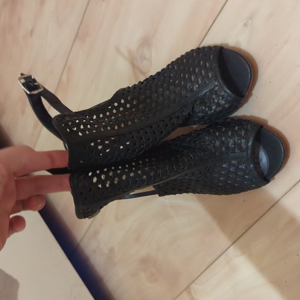 Chinese laundry ankle booties